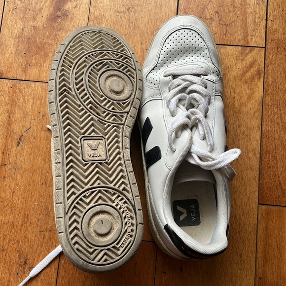 Veja V-10 sneakers - Picture 3 of 3